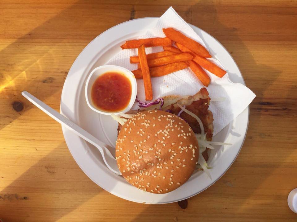 burger from singapore world streetfood congress 2015