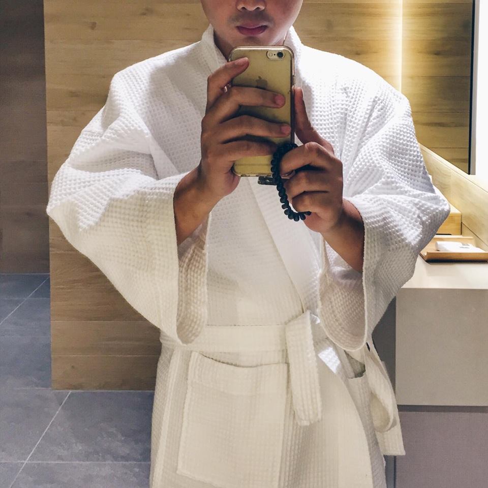 purovel spa swissotel merchant court singapore clark quay massage selfie pic