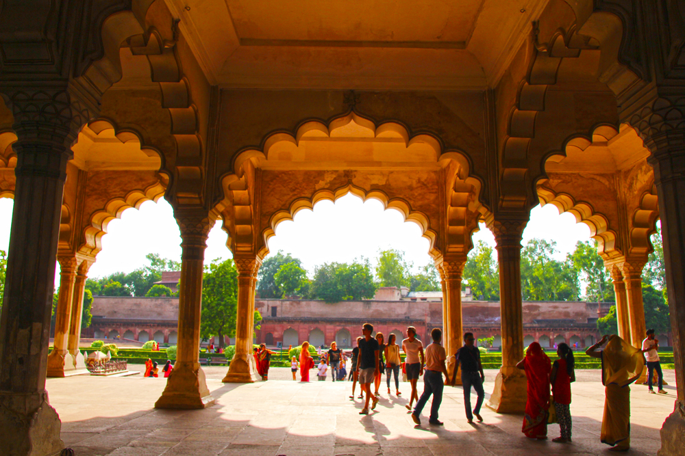 agra-fort-architecture-interiors-ceilings-india-mughal