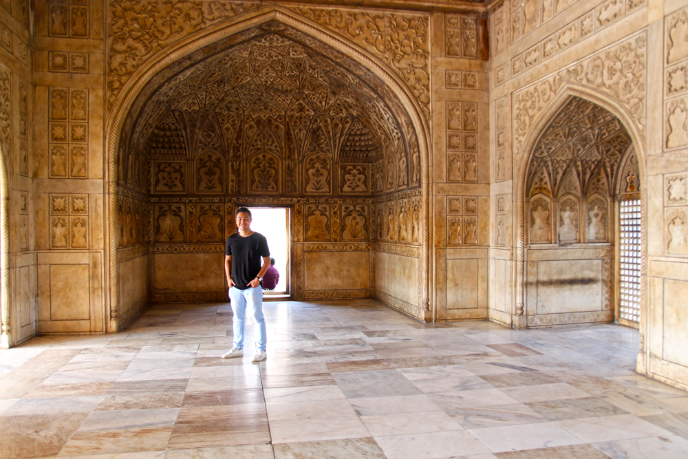 inside-red-fort-palace-for-daughter-shah-jahan-muslim-mosque