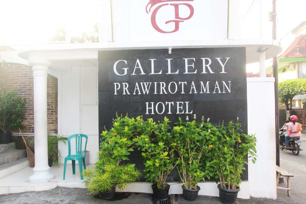 gallery-prawirotaman-hotel-yogyakarta-indonesia-hotel-facade